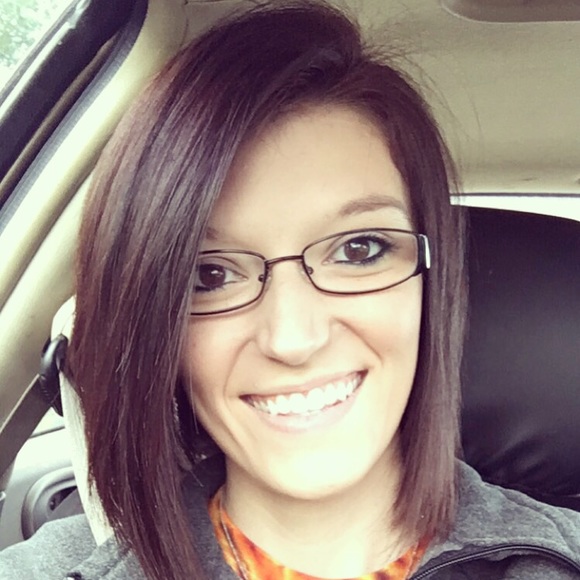 Meet your Posher, Shelby - Picture 3 of 4